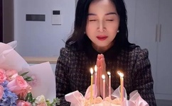 他扒开我小泬添我视频